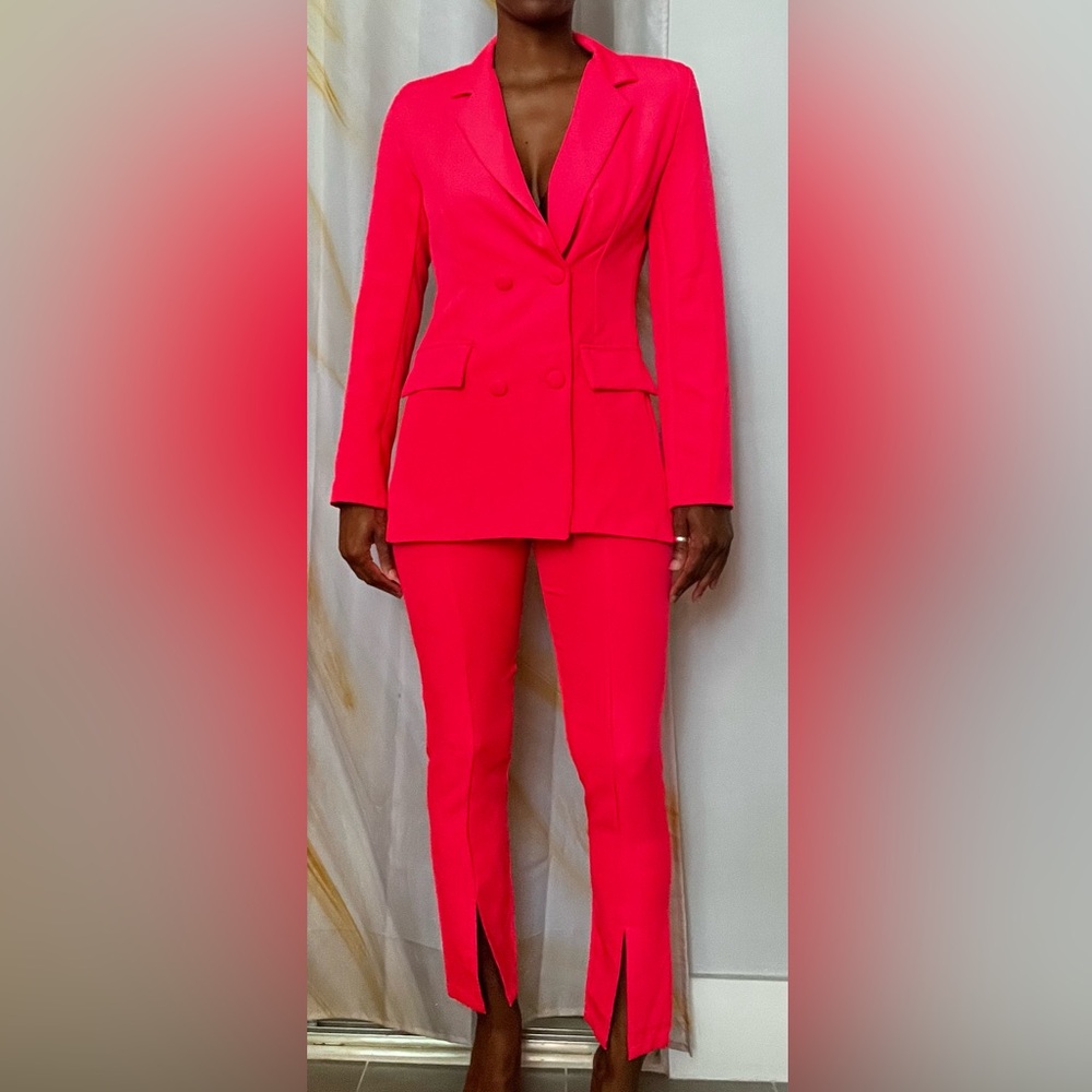 Hot Pink Double-Breasted Power Suit – Size 4 – NWT